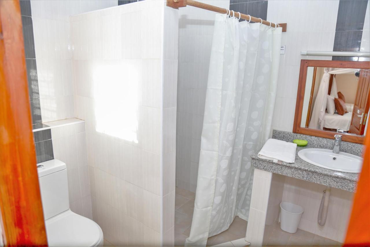 Galu Gardens Apartments Diani Beach Buitenkant foto