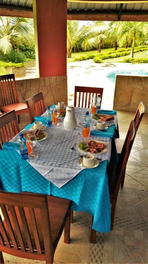 Galu Gardens Apartments Diani Beach Buitenkant foto