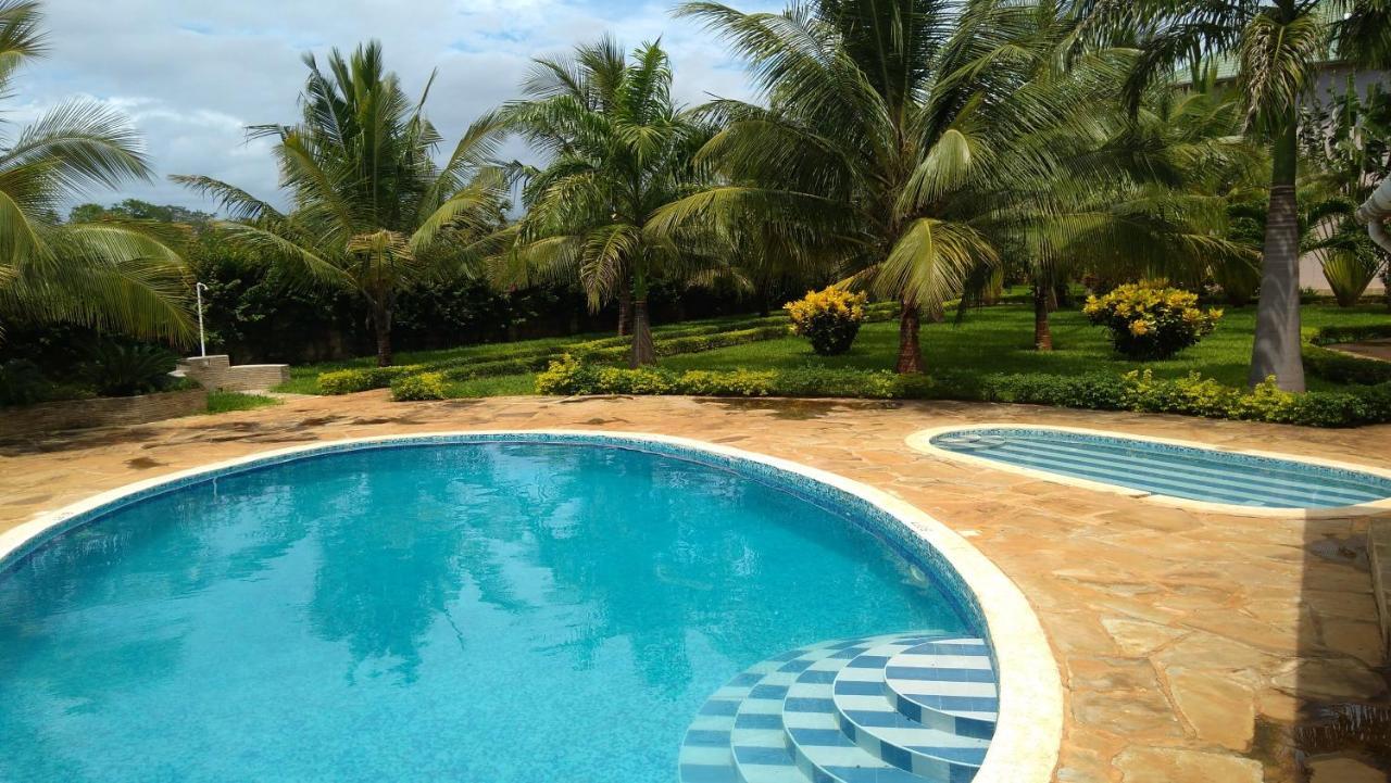 Galu Gardens Apartments Diani Beach Buitenkant foto