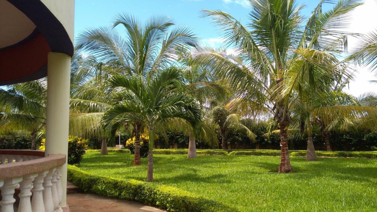 Galu Gardens Apartments Diani Beach Buitenkant foto