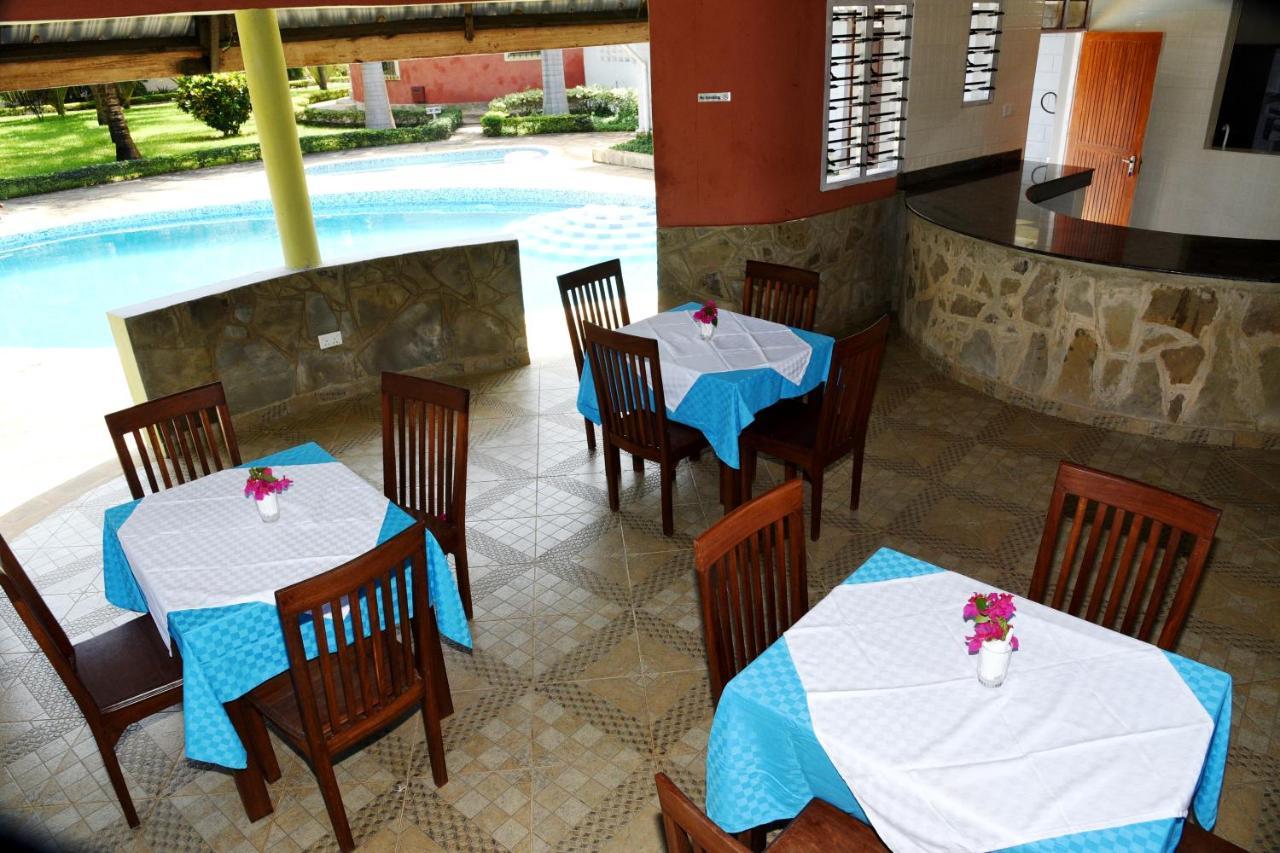 Galu Gardens Apartments Diani Beach Buitenkant foto